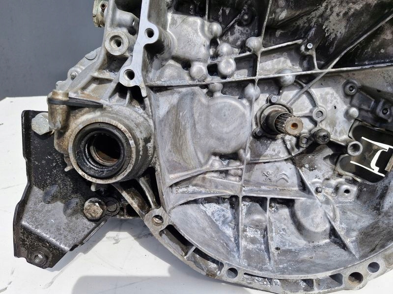 Opel crossland x peugeot 2008 1 1 1.2 vti коробка передач передач механическая коробка передач 5b 20a705 Киев