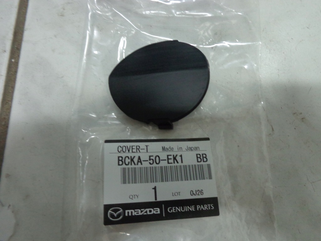 фото №1, Mazda 3 bp 2019-2022 заглушка фаркоп задняя правая sedan