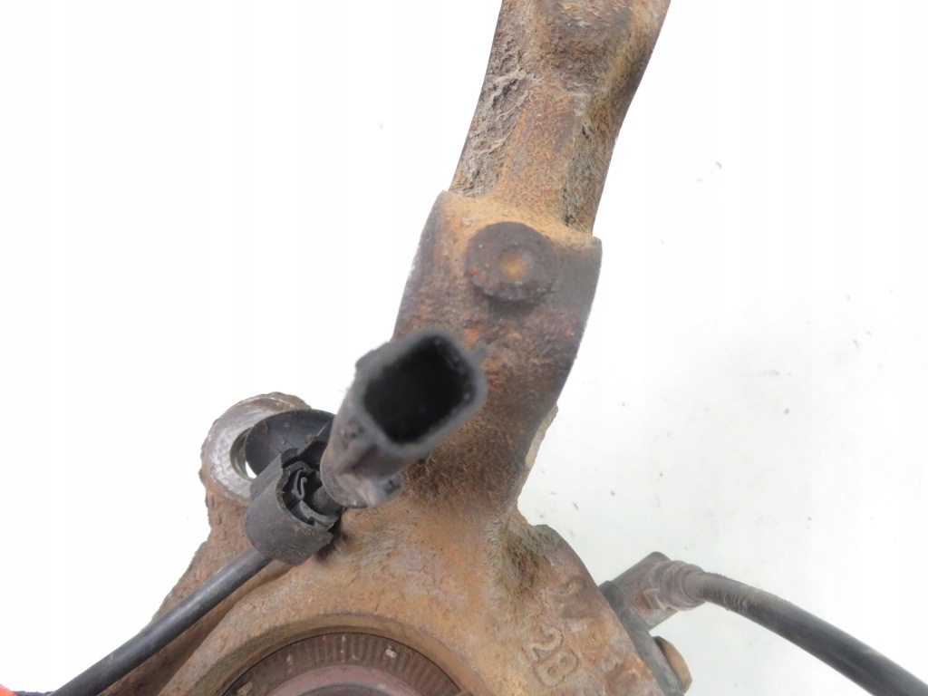 фото №2, Поворотный кулак ступица передняя правая renault twingo ii 1.5 dci