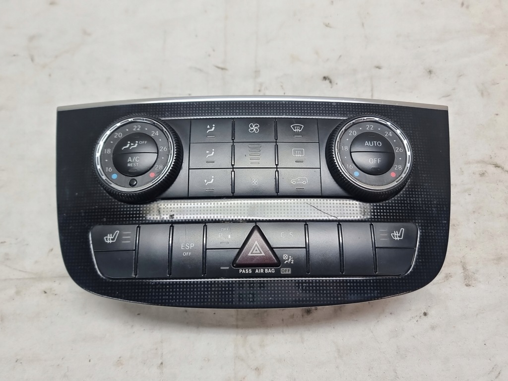 фото №1, Mercedes w251 r klasa панель кондиционера