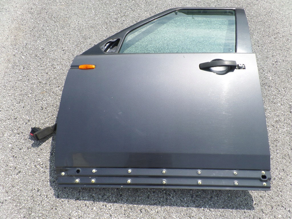 фото №1, Land rover discovery iii lrc659 дверь передние