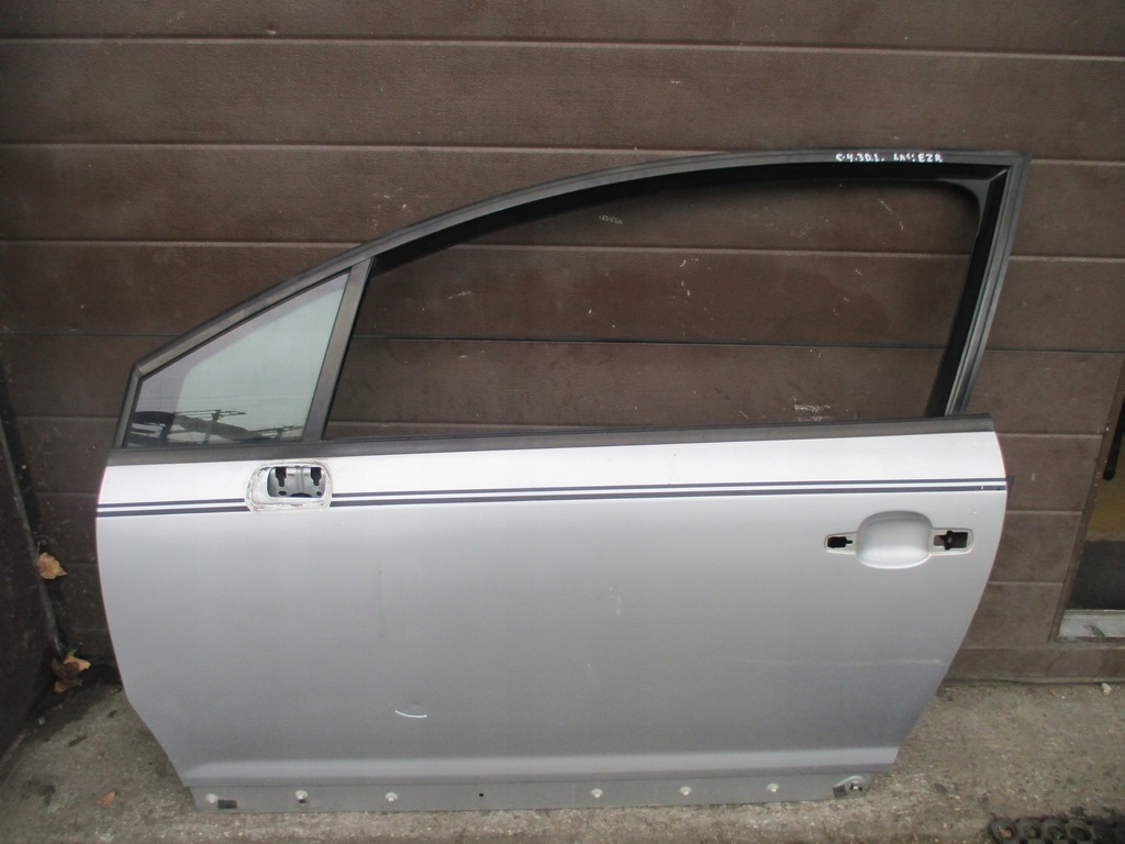 фото №1, Дверь левый перед citroen c4 i 3d серебристый ezr
