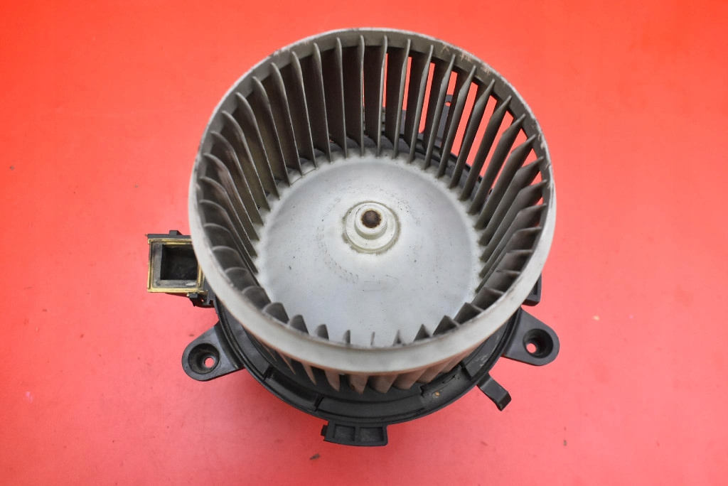 фото №1, Воздуходувка вентилятор обдув eu eqa351 toyota proace city 2 ii 2.0 d-4d 19-