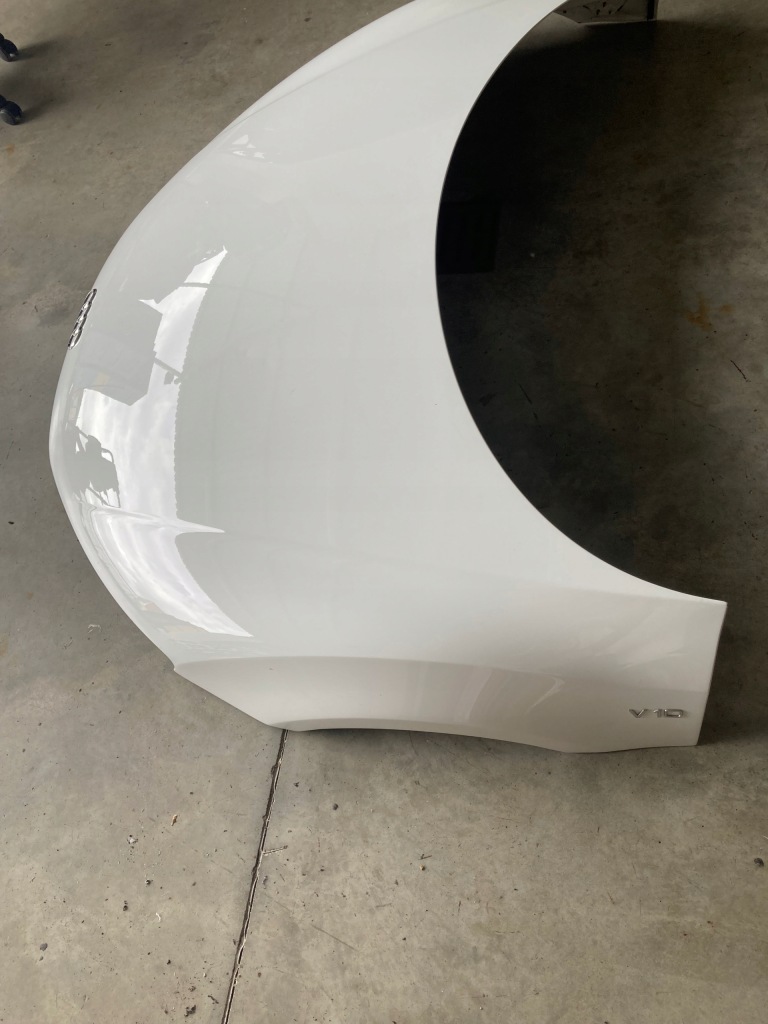 Капот перед передня audi r8 420 Зі Шроту