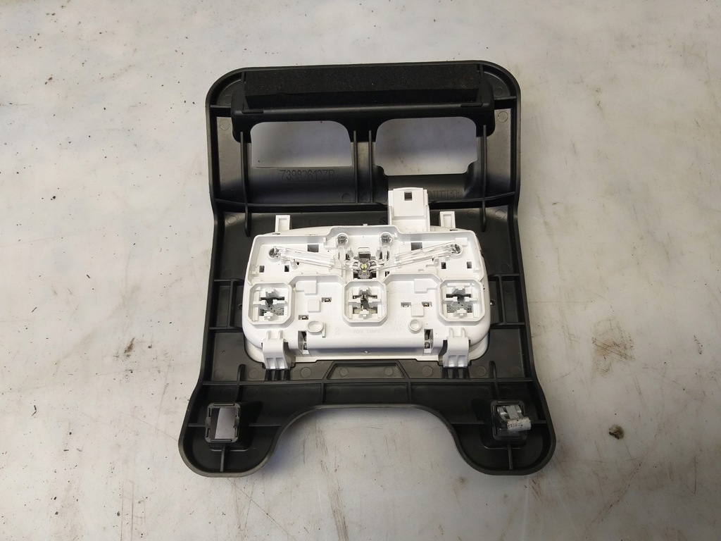 фото №2, Лампа потолочный renault captur i lift 17-