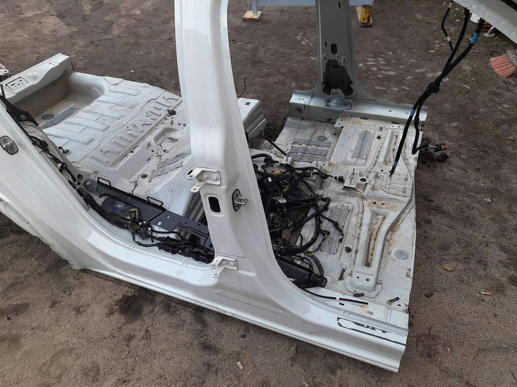 фото №1, Peugeot 2008 ii новый model порог блок двигателя правый