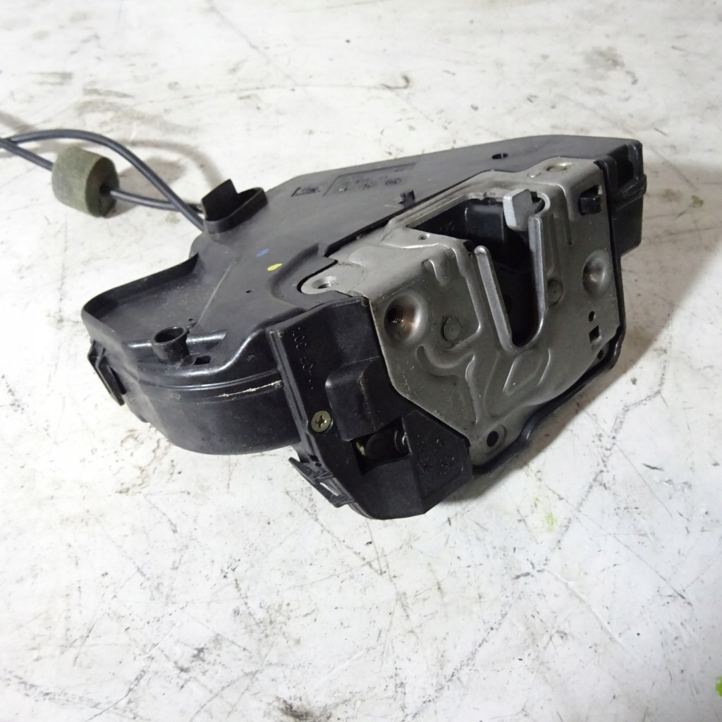 фото №3, Mercedes cls c219 замок дверь задняя правый