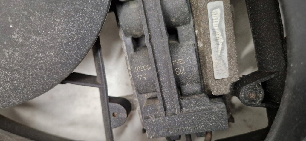 Вентилятор радиатора вентилятор bmw e46 1.9 бензин m43b19 0130303827 Киев