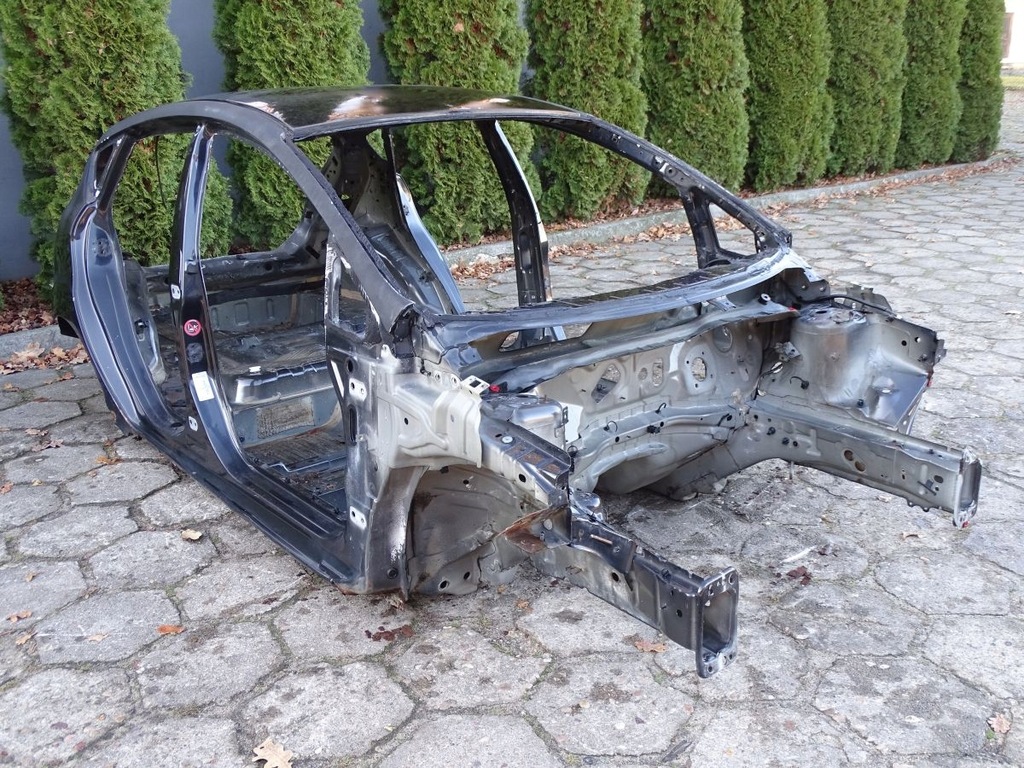 фото №1, Ford fiesta mk7 08-17 чверть правий перед блок двигуна a лонжерон #k142