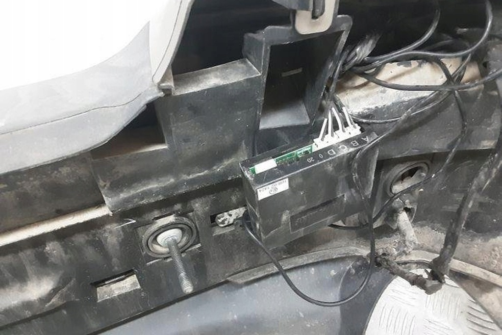 фото №12, Бампер задній volvo s60 i 9484004 2.4l бензиновий 125kw 2003