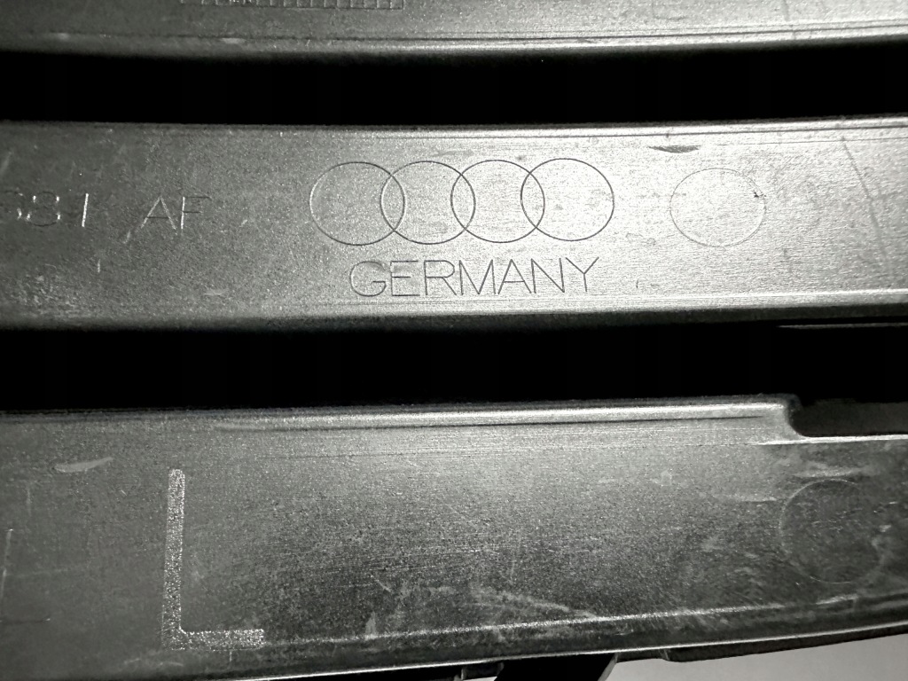 Решітка ліва заглушка - audi a3 8p0, s-line рестайлінг , aso Ціна