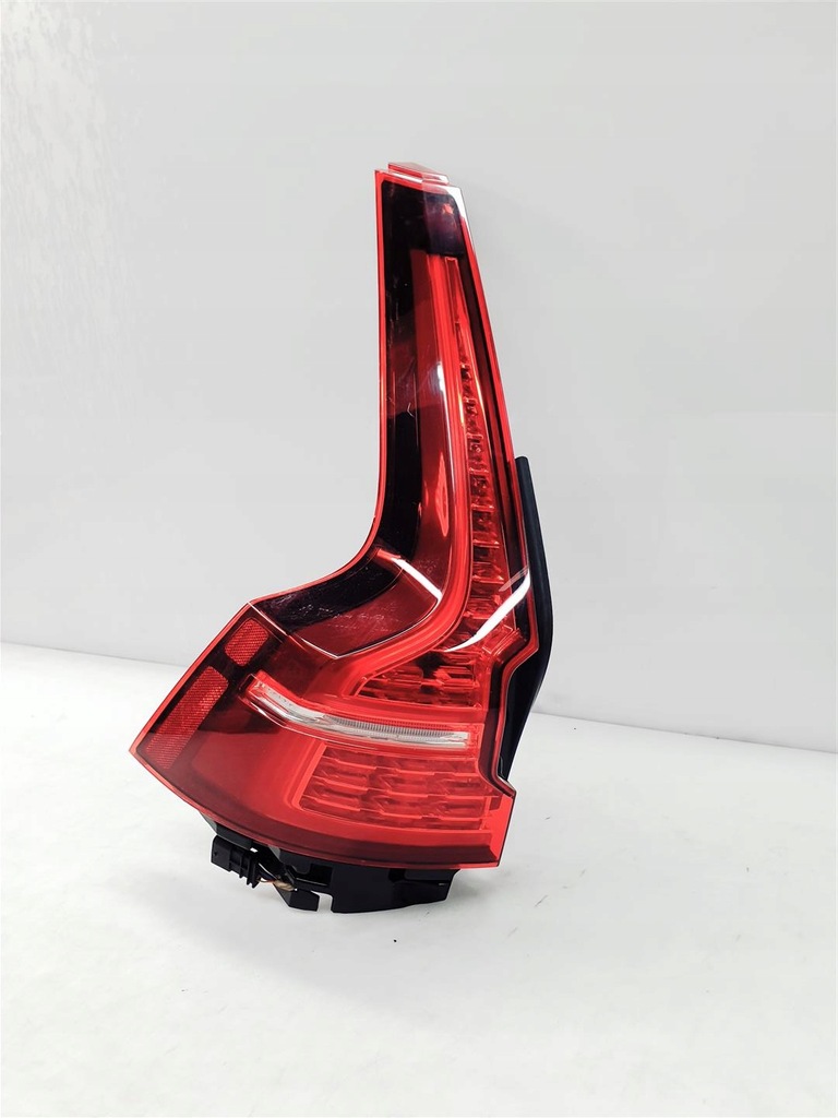 фото №1, Volvo v60 ii 18r+ левая лампа задняя led ory eu !!!