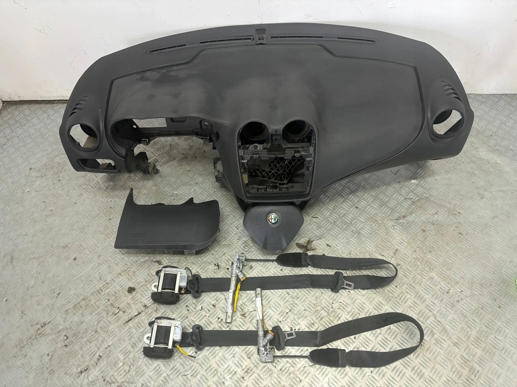 фото №1, Панель приладів консоль подушка безпеки ремені натягувачі комплект alfa romeo mito