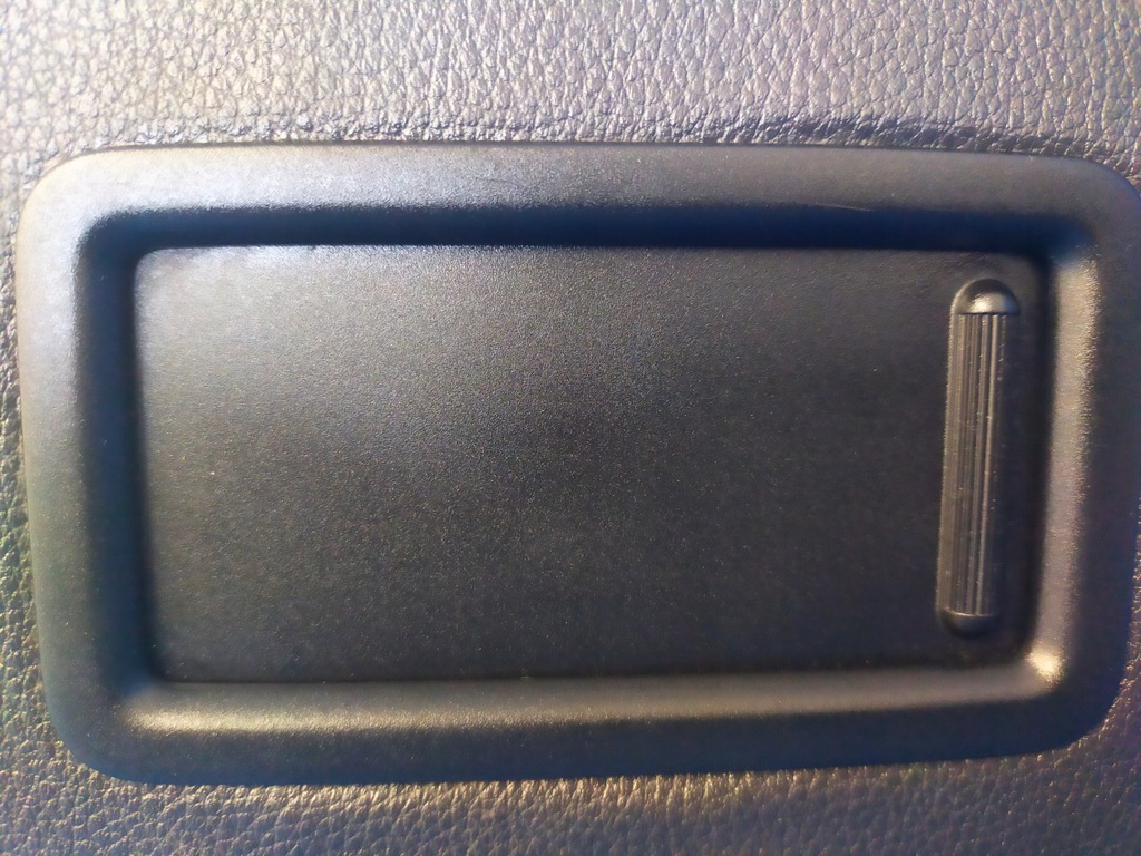 фото №6, Vw t-roc cabrio защита солнцезащитная правая 8v7857552as 2021r