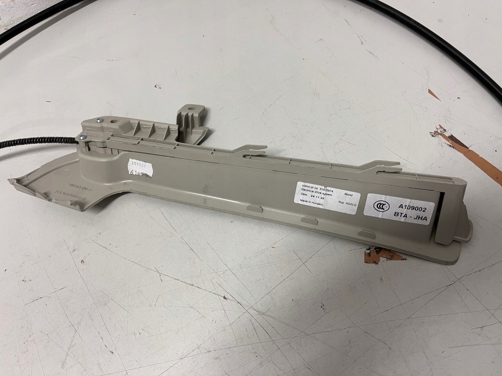 фото №4, Volvo v90 mk2 d3 направляющие задний полка 31675974 9918019147 201