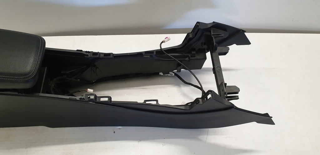 фото №6, Mercedes cla a117 w117 gla x156 w156 подлокотник туннель средний 13-19r