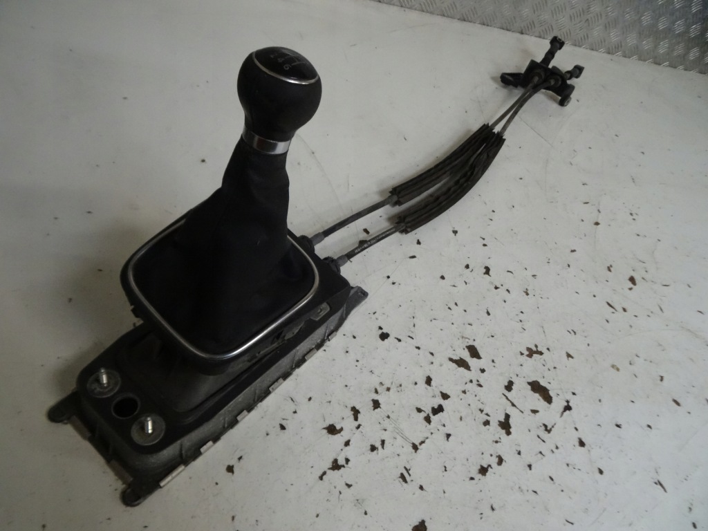 Купить Кулиса  volkswagen sirocco