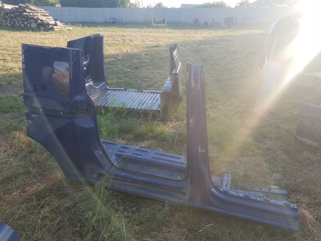 фото №2, Четверть порог правая caddy maxi 10-15