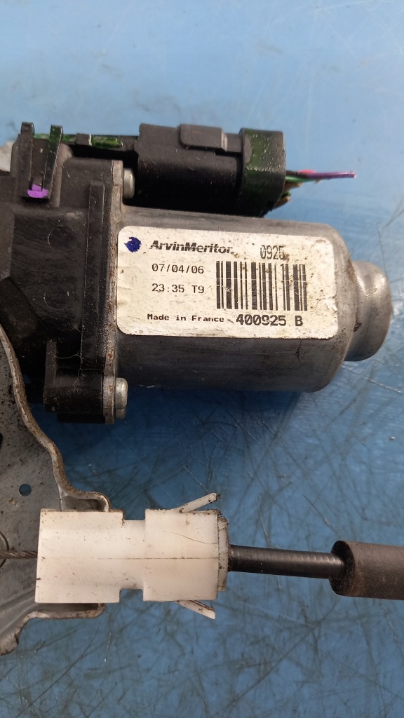 фото №2, Підйомник лівий перед nissan note 1.4b 06r