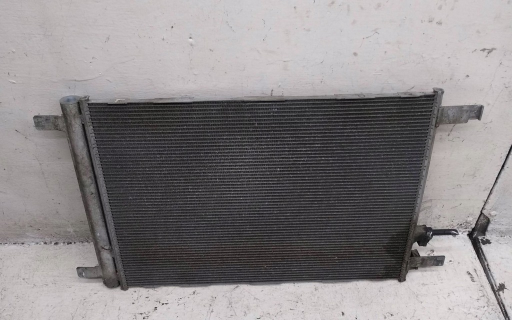 фото №5, Volkswagen passat b8 2015 конденсатор / радиатор кондиционера