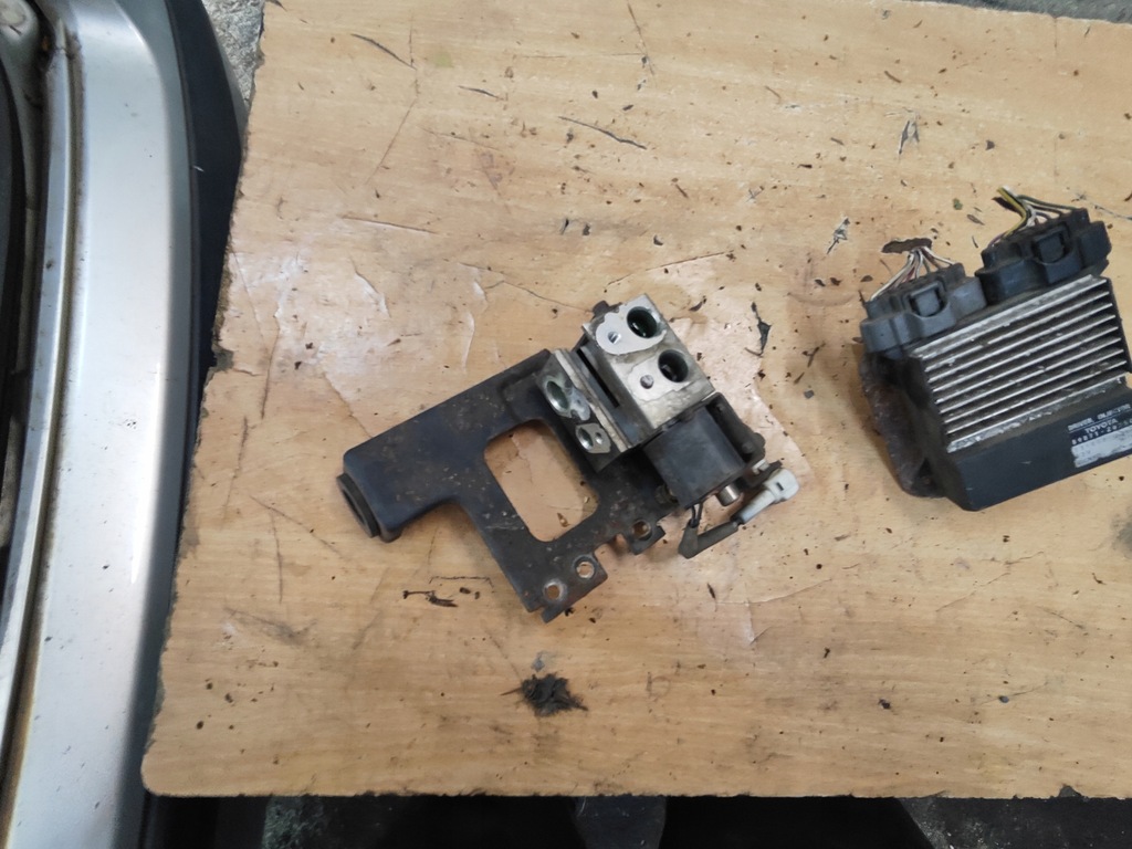 фото №1, Toyota avensis t25 клапан отопителя