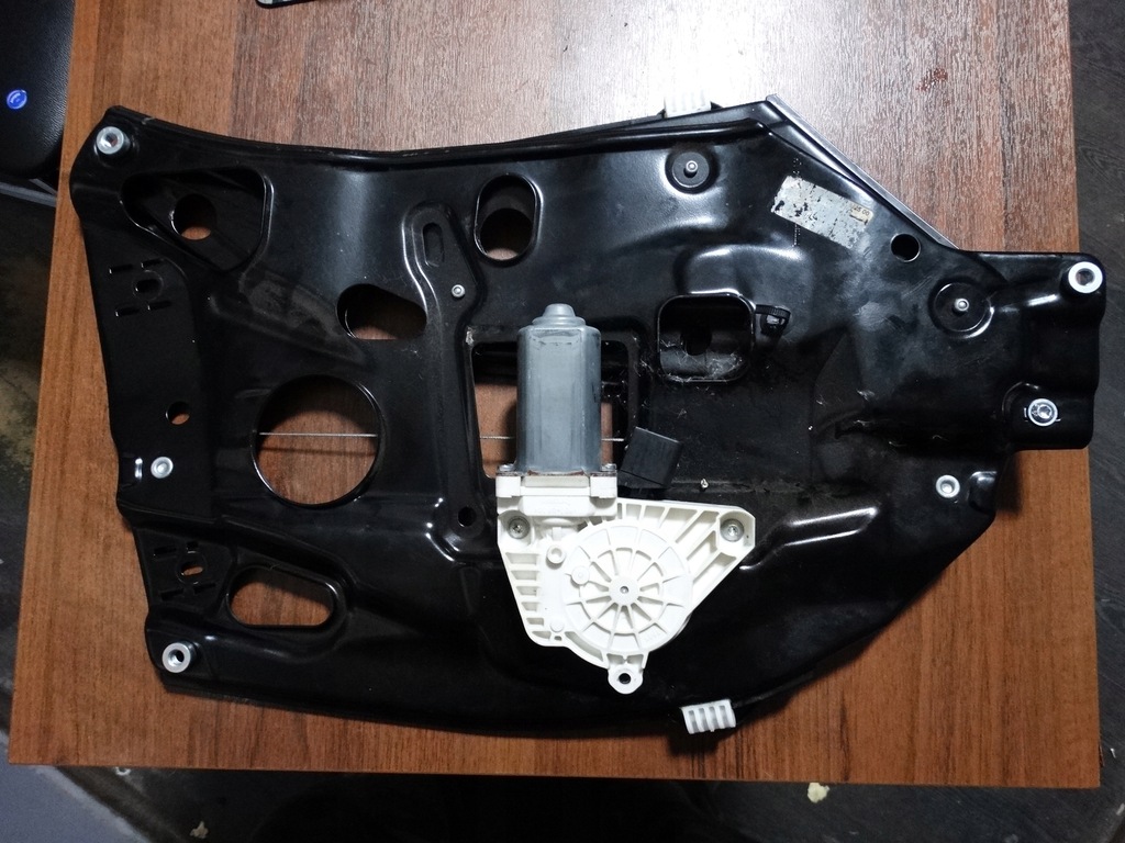 фото №1, Mercedes підйомник скло lt a2176702500 w217