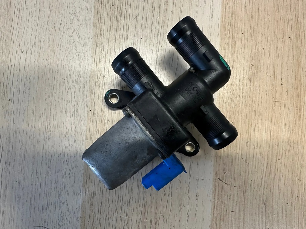 фото №1, Renault arkana насос wody 212301538r