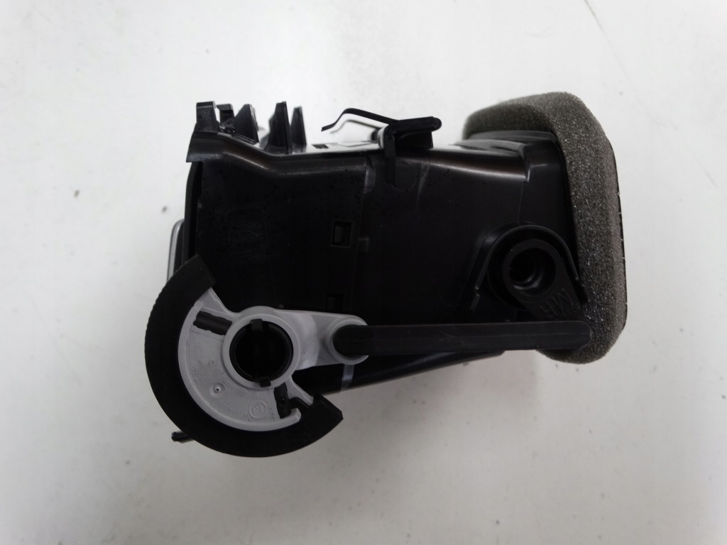 фото №6, Решётка обдув правая центральный. vw golf vii sportsvan