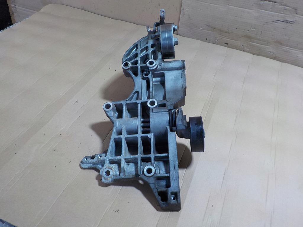 фото №5, Rapid 1.6 tdi кронштейн генератора 03l903143q