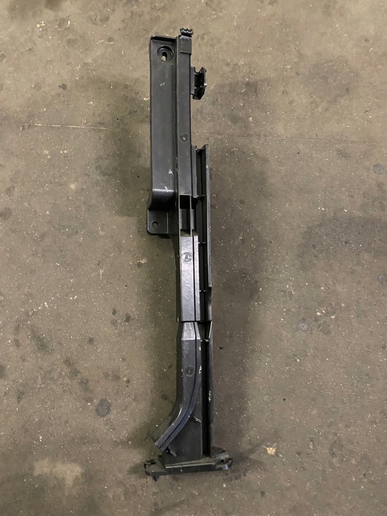 фото №1, Volvo v60 ii кронштейн багажника праве 31484278