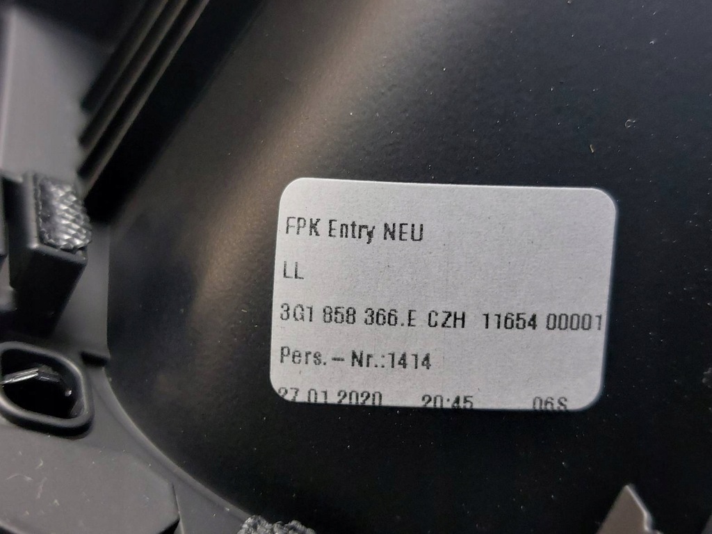 фото №8, Рамка спідометра + рамка радіо + рамка панель volkswagen passat b8 lift