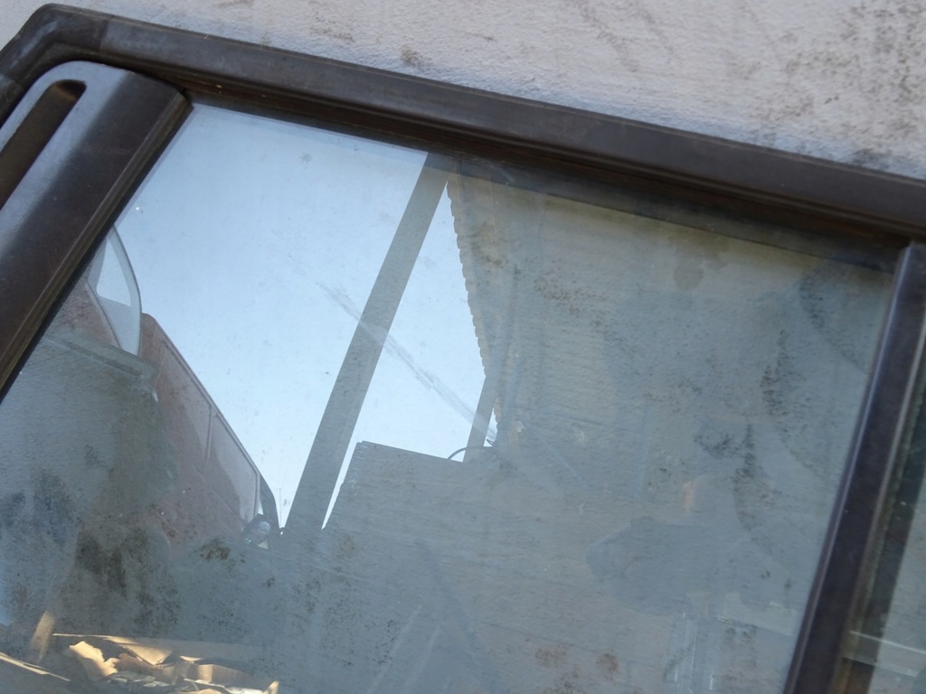 фото №7, Isuzu trooper скло кузовна правий задня 3d 84-91