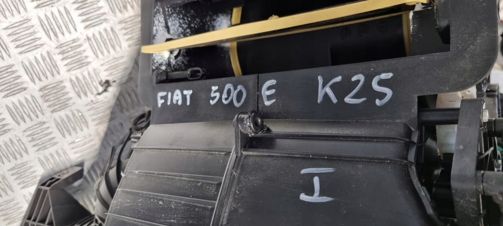 фото №16, Fiat оригінальний номер 00521835530 500 500e електрик обігрівач i 2021