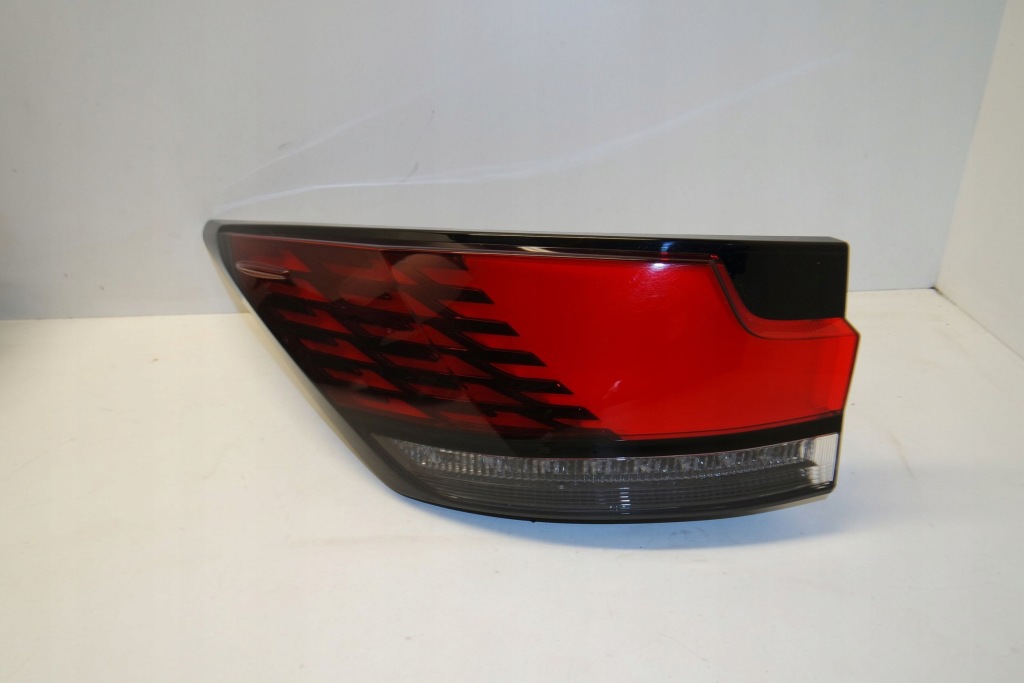 Купить Lexus rx v 2024 левая сторона лампа задняя