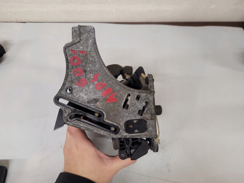 фото №16, Audi a8 d4 дисплей підйомник механізм 4h0857273a 4h0919604c