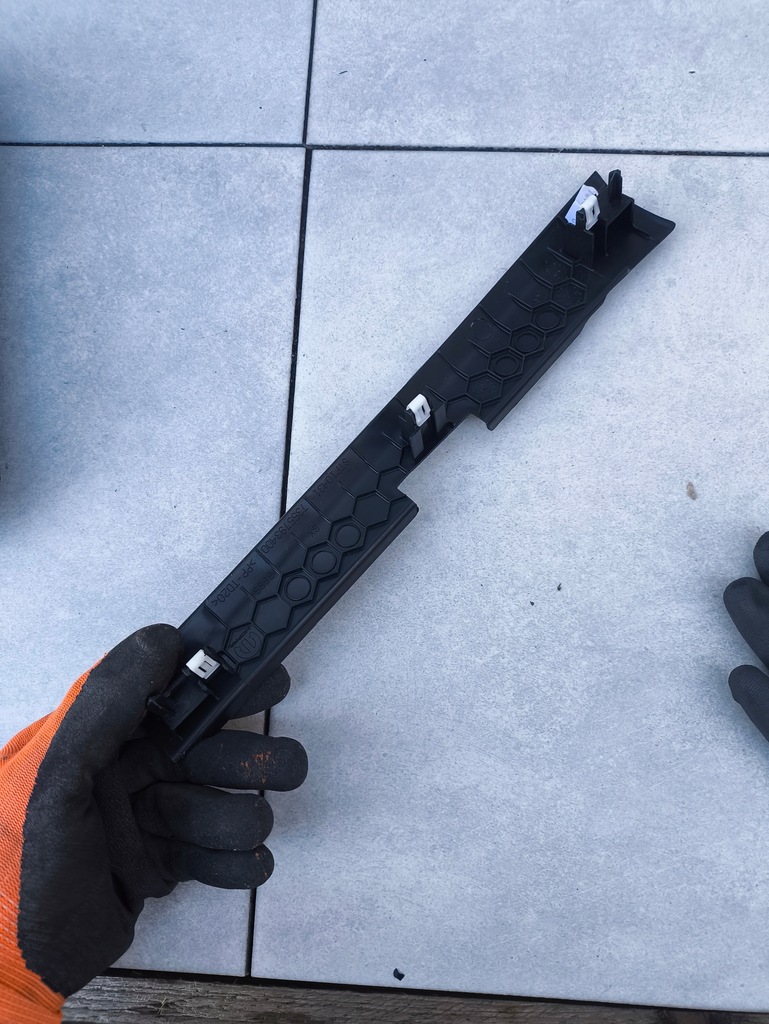 фото №2, Jeep renegade молдинг dekor панелі консолі ліва jeep renegade 7355793400 ?