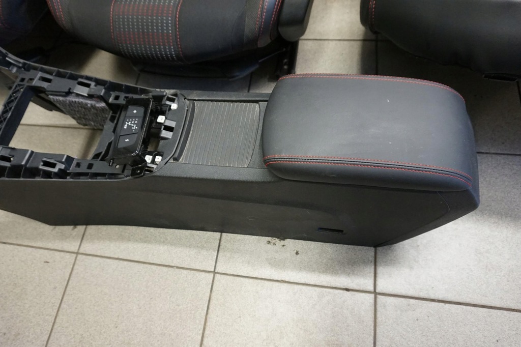 фото №8, Сиденья заднее сиденье peugeot 308 t9 sw gt