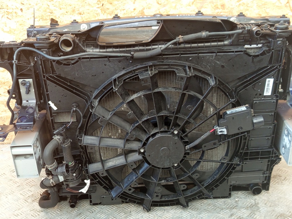 Jaguar f-pace x761 2.0d ремень передний вентилятор радиатор комплектный Оригинал