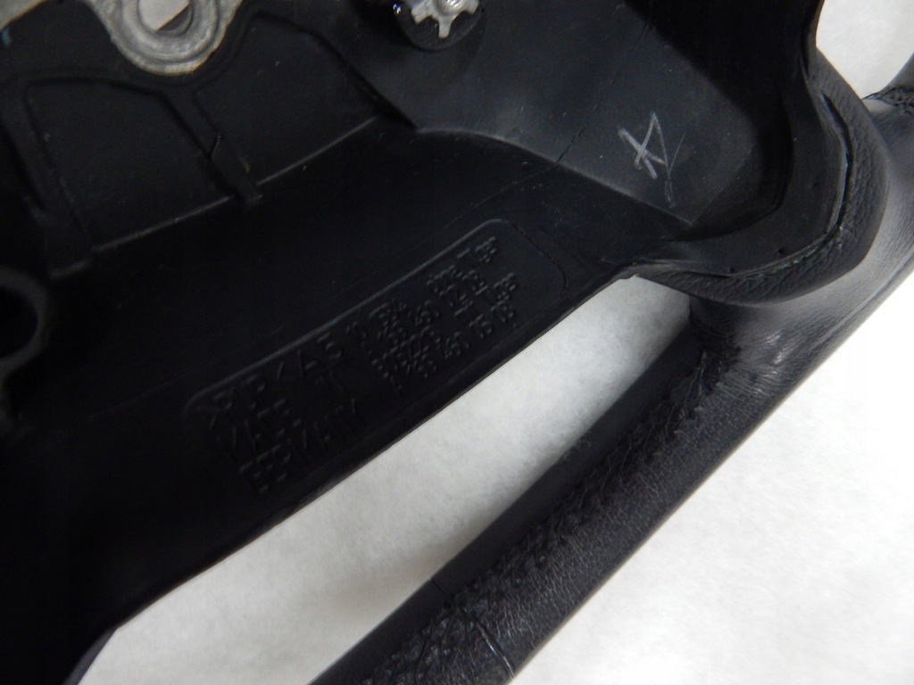 фото №9, Mercedes a-klasa w169 - воздуховод кожа oryg