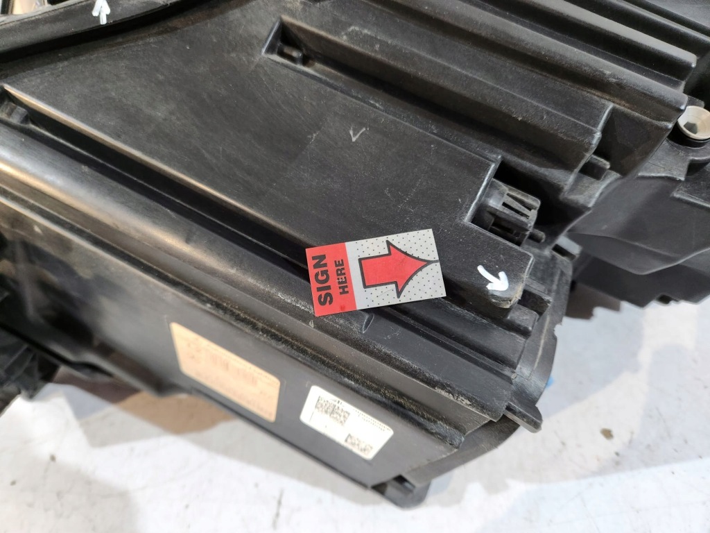 фото №10, Mercedes w166 gle лампа ils права - 17006