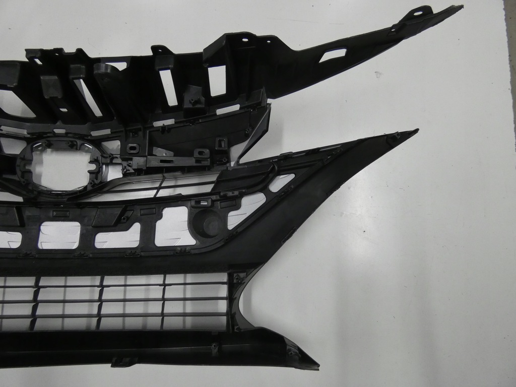 фото №12, Решётка радиатора, решётка радиатора toyota prius plus + plug-in