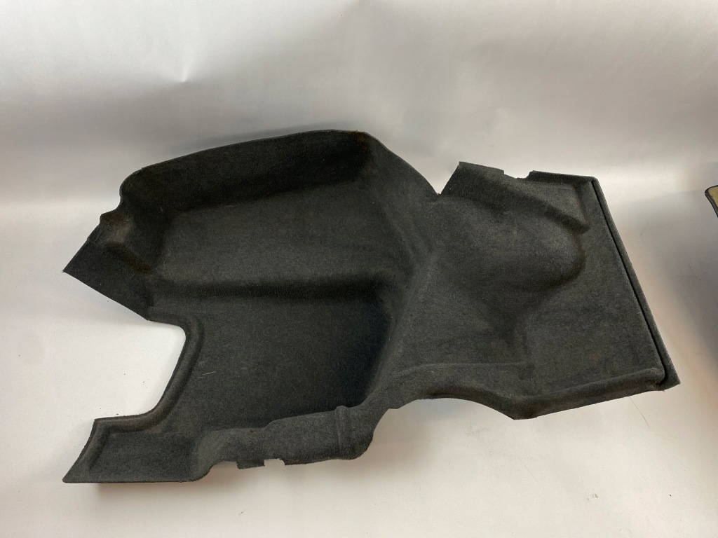 Обивка обшивки обшивка багажника mercedes w124 sedan в Украине