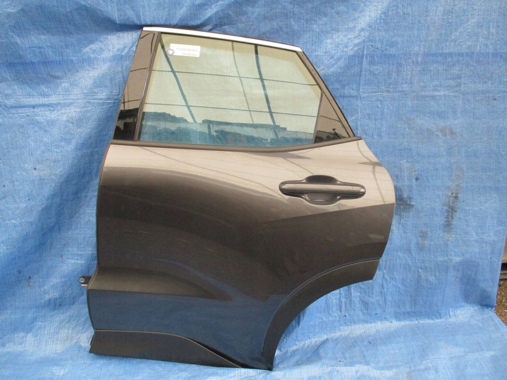 Купить Дверь задняя задняя левое lexus lbx 24- коплектная  цвет 1l1