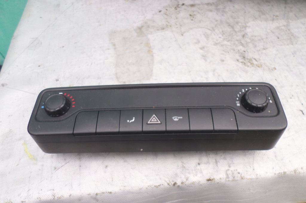 фото №1, Mercedes 907 910 панель обдув обігріву bez кондиціонер