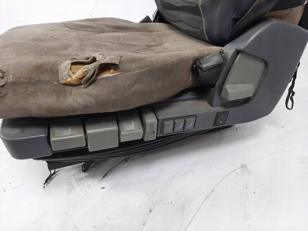 Renault premium euro4 10800cm3 07r сиденье пневматический левый водителя Киев