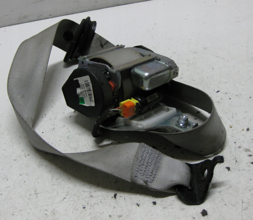 Купить Mercedes ml w166 12r ремень безопасности правый задний  a1668602886