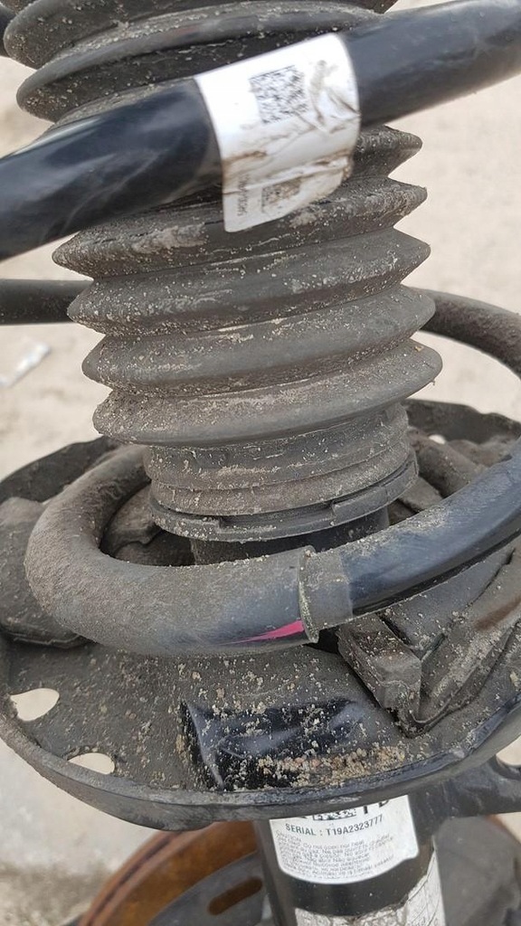 фото №12, Амортизационная стойка правый перед 1.0 hyundai i30 iii