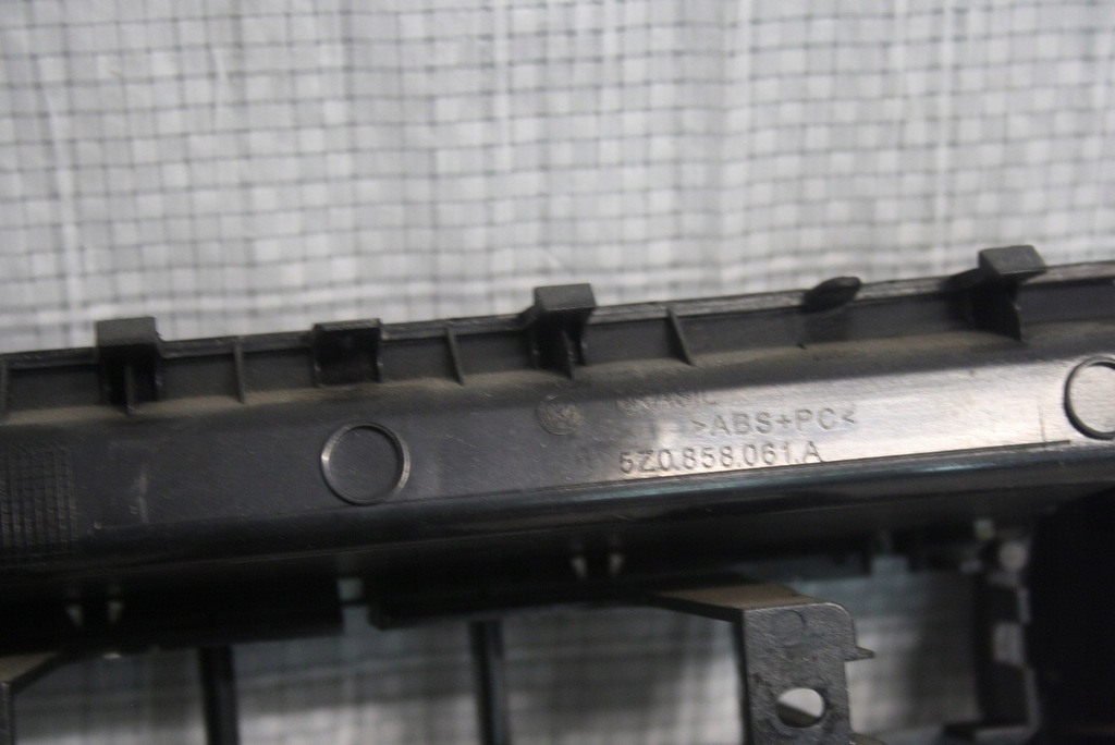 фото №5, Рамка консоль средняя vw fox 5z0858061a