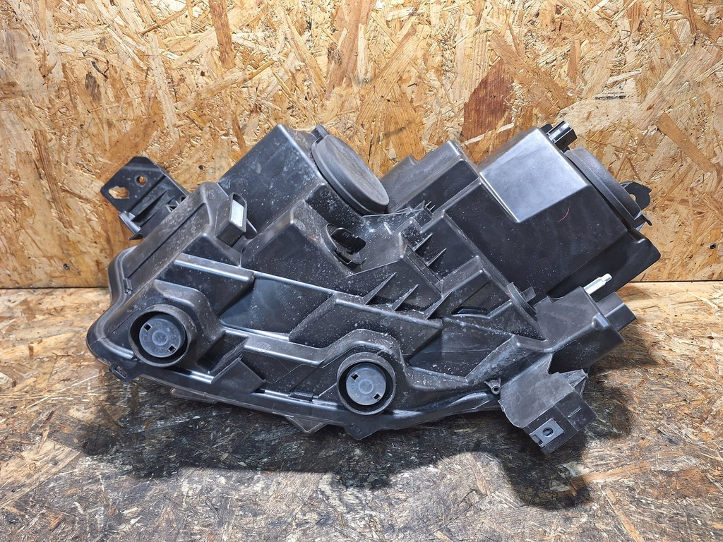 фото №7, Лампа права перед toyota proace city verso 19- 73278215 9835780580 europa