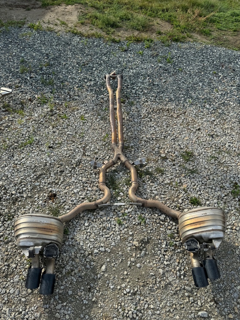 фото №1, Mercedes w205 205 выхлоп гаситель 63 amg